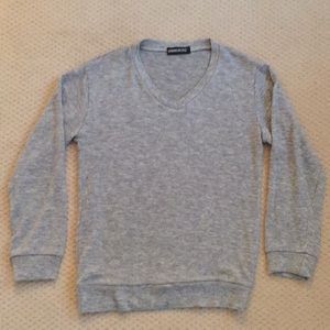 Uninukoo gray v-neck long sleeve top